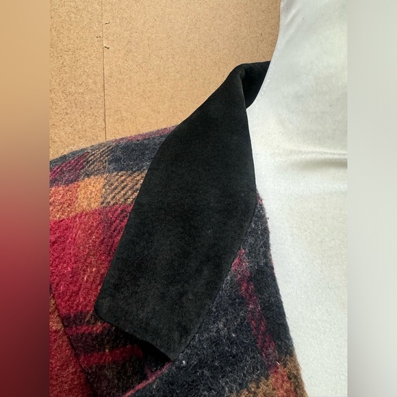 JL Colebrook Wool Blend Jacket Suede Collar Red Plaid Outdoor 90s Med - Picture 9 of 12